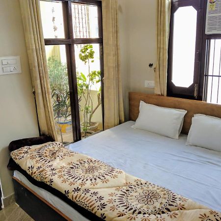 Mye Homestay 1 Near Golden Temple Amritsar Buitenkant foto